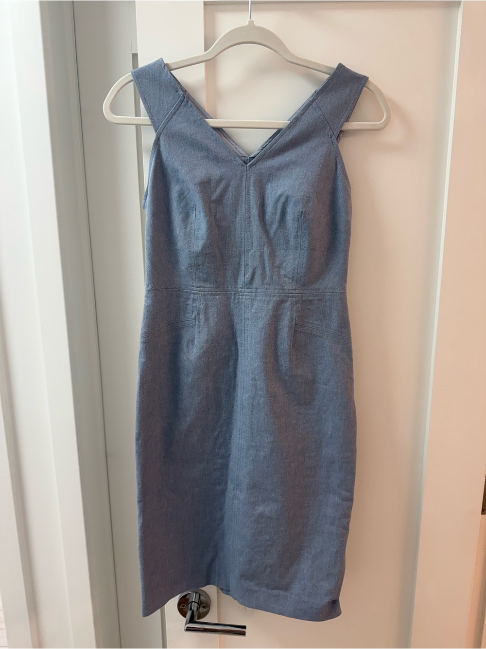 Banana Republic NWT Classic Sleeveless V‑Neck cotton Sheath Dress in Light Blue